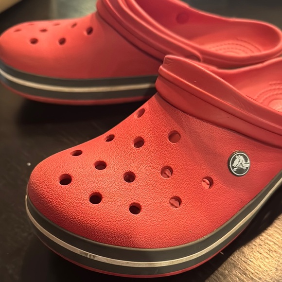 Unisex Red Crocband croc Clogs - Picture 3 of 3
